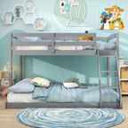 Letto a castello Twin Over Full con scaletta integrata e ringhiere di sicurezza in legno massello grigio/bianco
