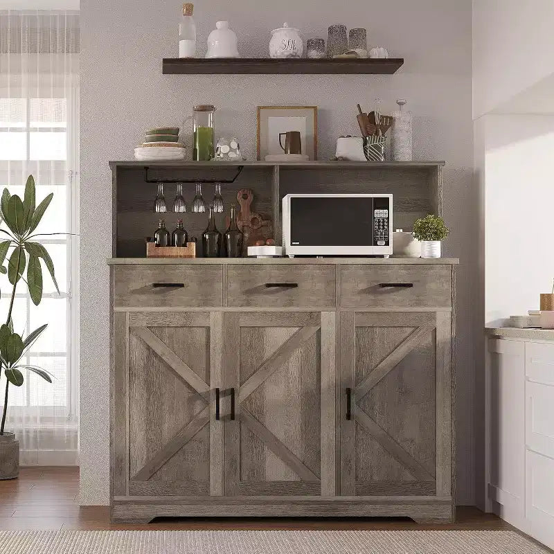Credenza da fattoria con supporto per microonde, mobiletto portaoggetti con ante scorrevoli e cassetti, mobile bar in legno per cucina